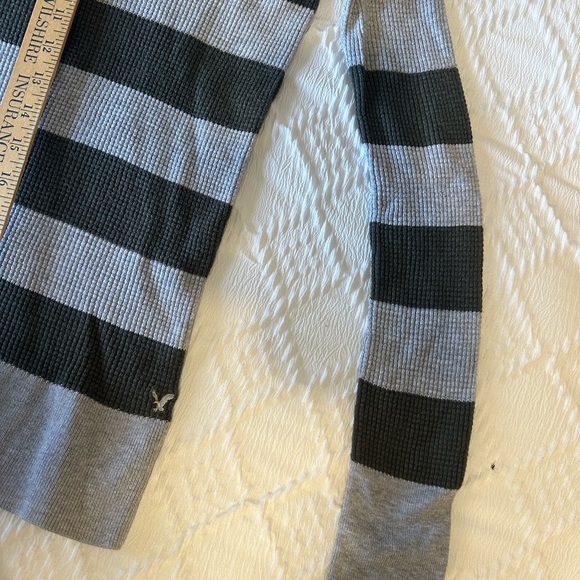 American Eagle gray and army green striped thermal sweater long sleeve size Med - Picture 7 of 7